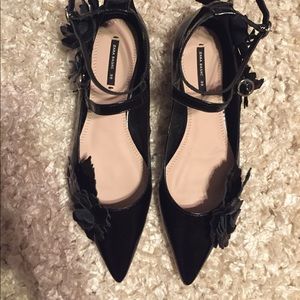 Zara Basic Pointed toe flora flats; BLK/ NWT
